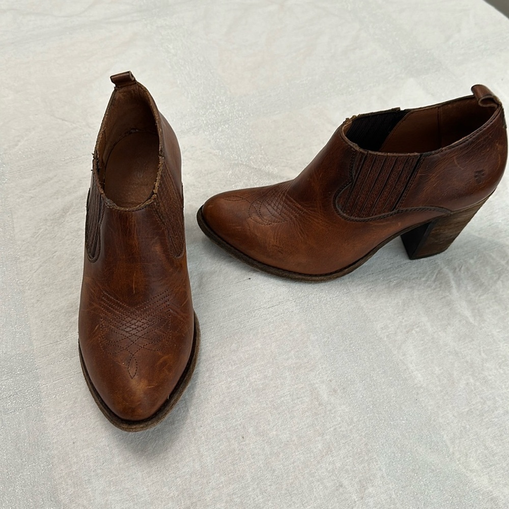 Genuine Frye leather booties size 6.5